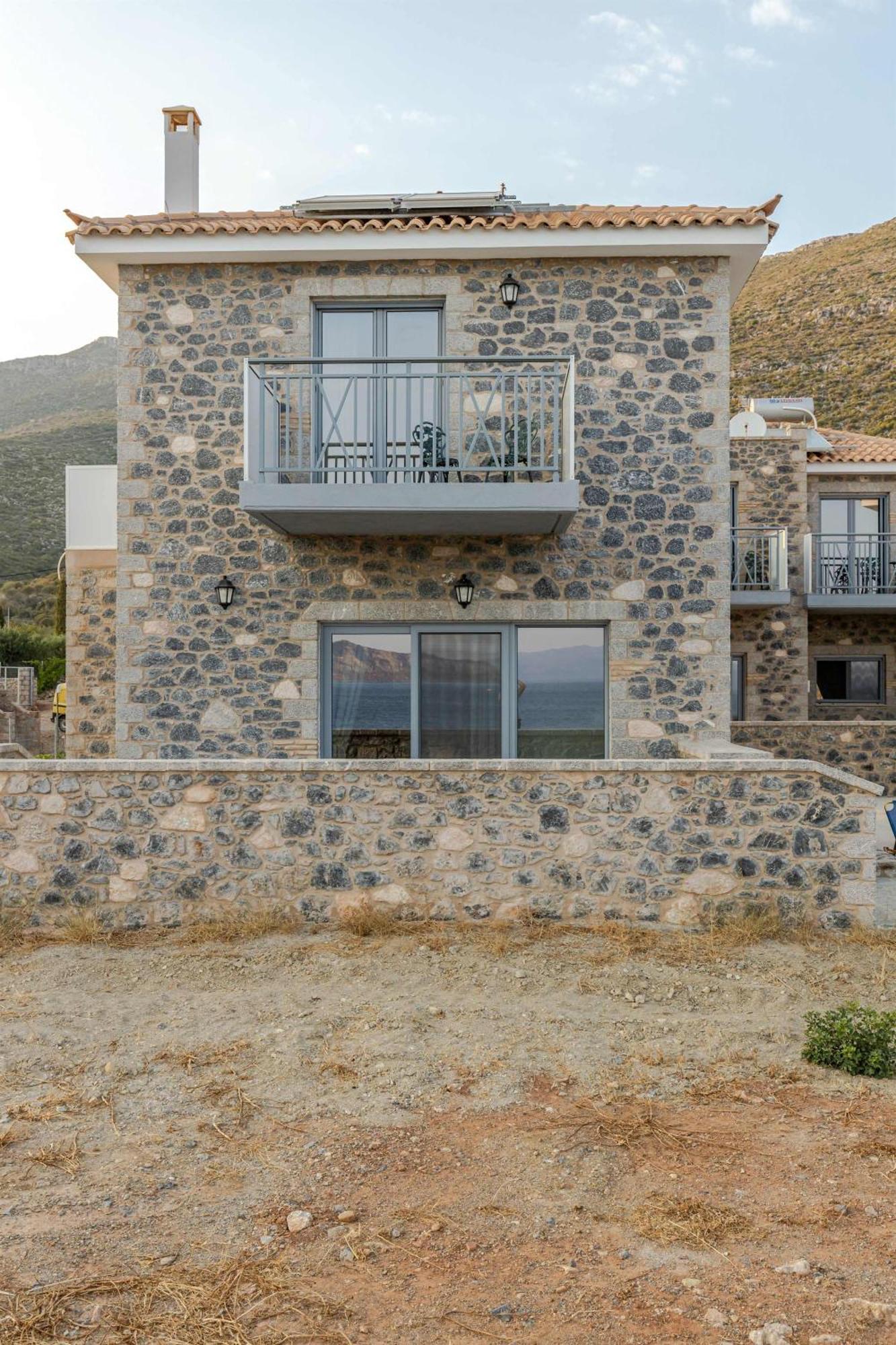 Katerina'S Villas - Monemvasia Beachfront Stone Paradise מראה חיצוני תמונה